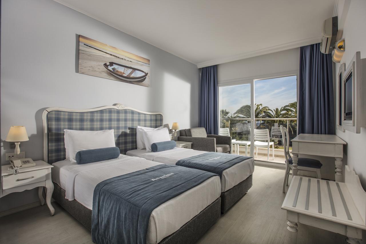 Deluxe Family Room