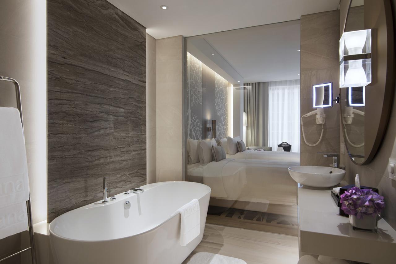 Family Connecting Rooms - King and Twin Beds
