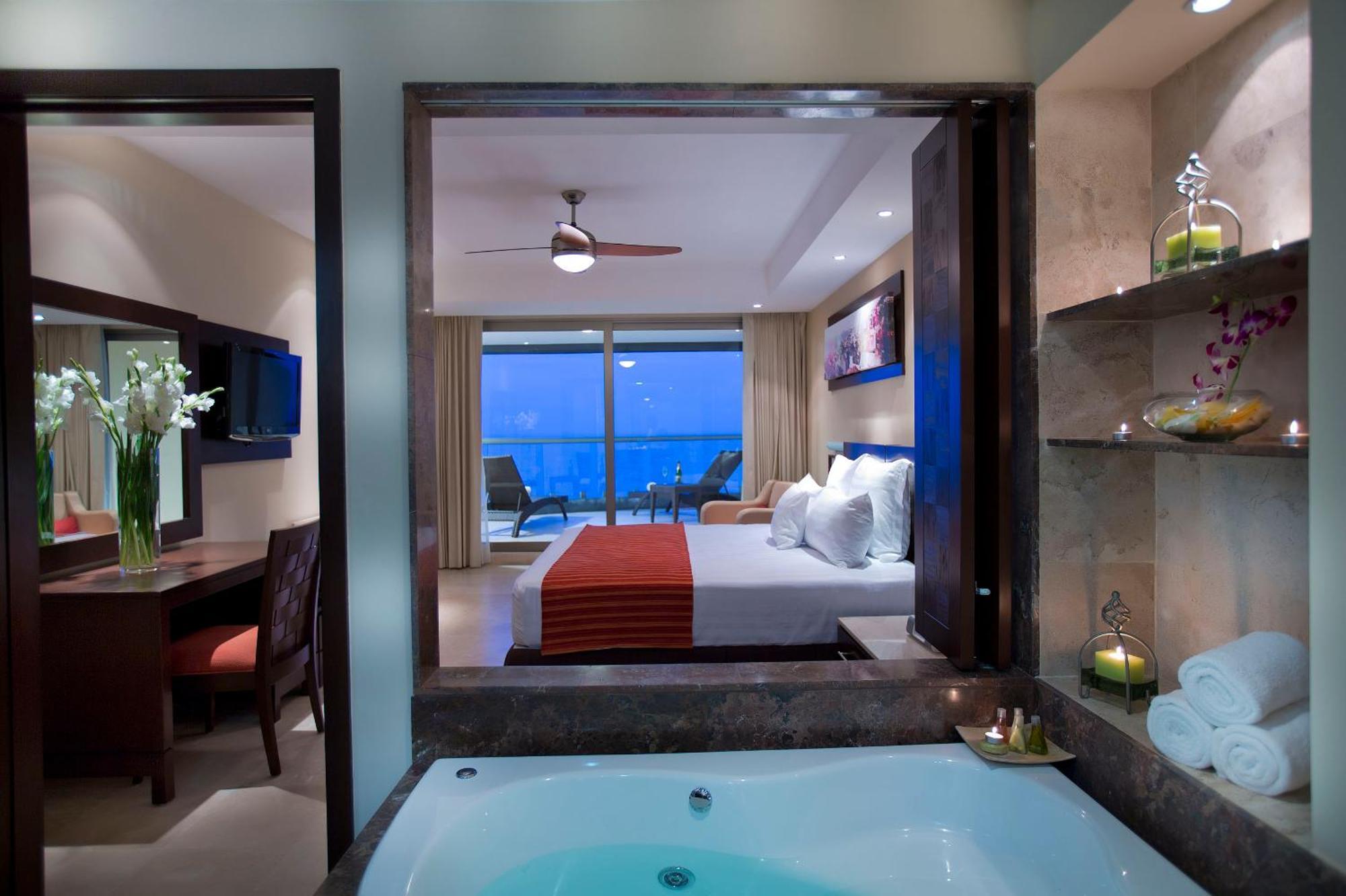 SUITE CON JACUZZI OCEANFRONT