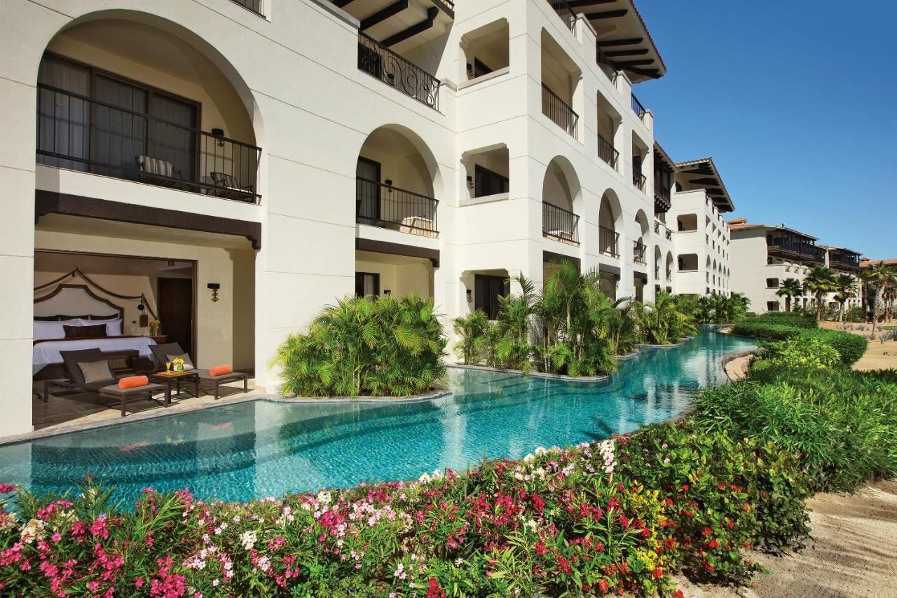 Preferred Club Junior Suite Swimout with Two Double Beds - Ocean Front