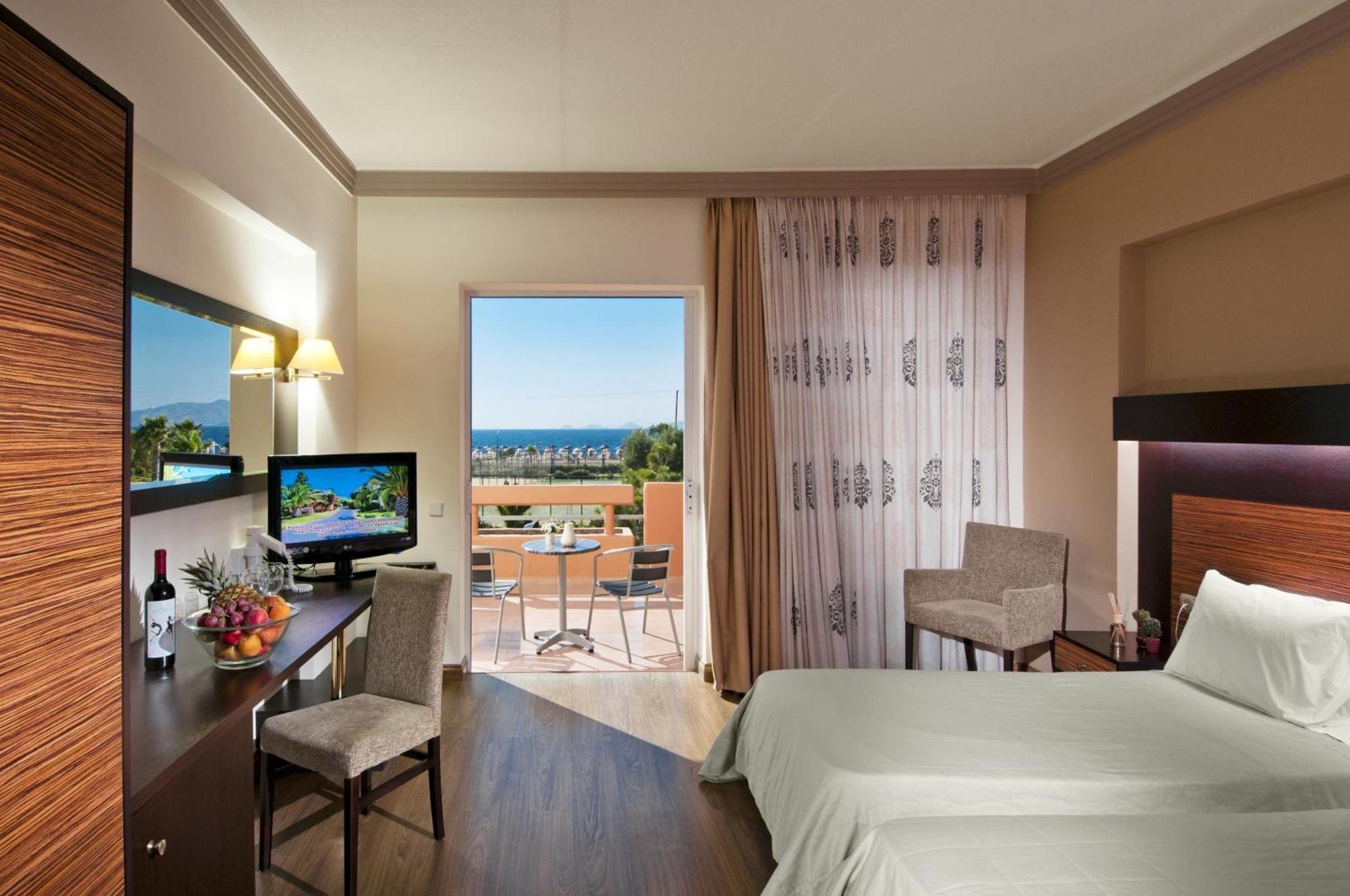 Double or Twin Room Sea View