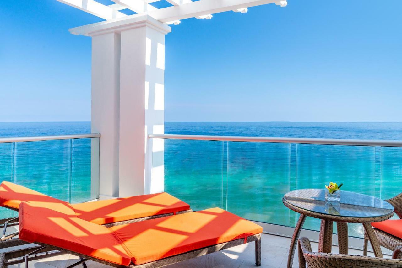 Ocean Front Premium Junior Suite King