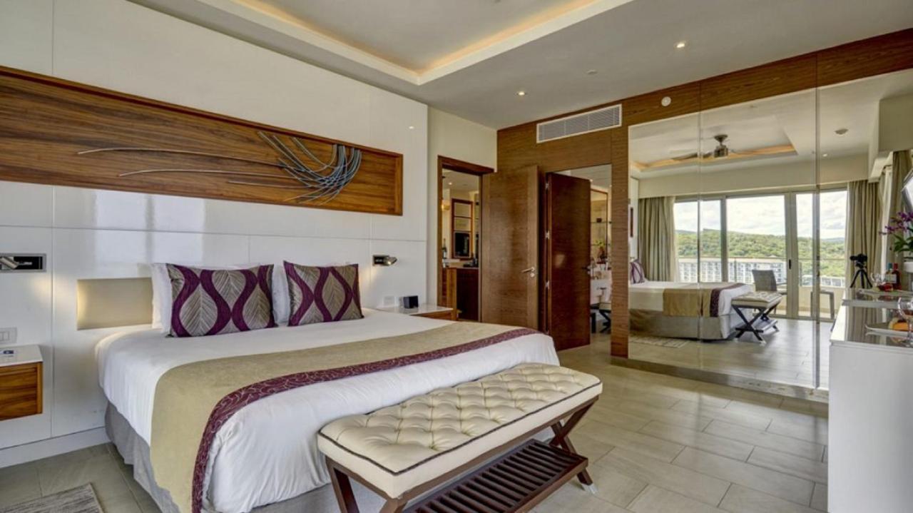Luxury Presidential Ocean View One bedroom Suite Diamond Club