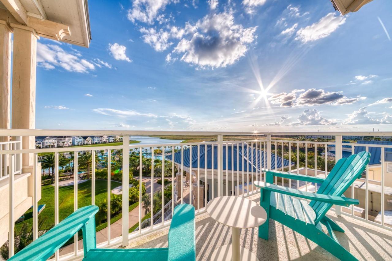 Queen Room Pool View
