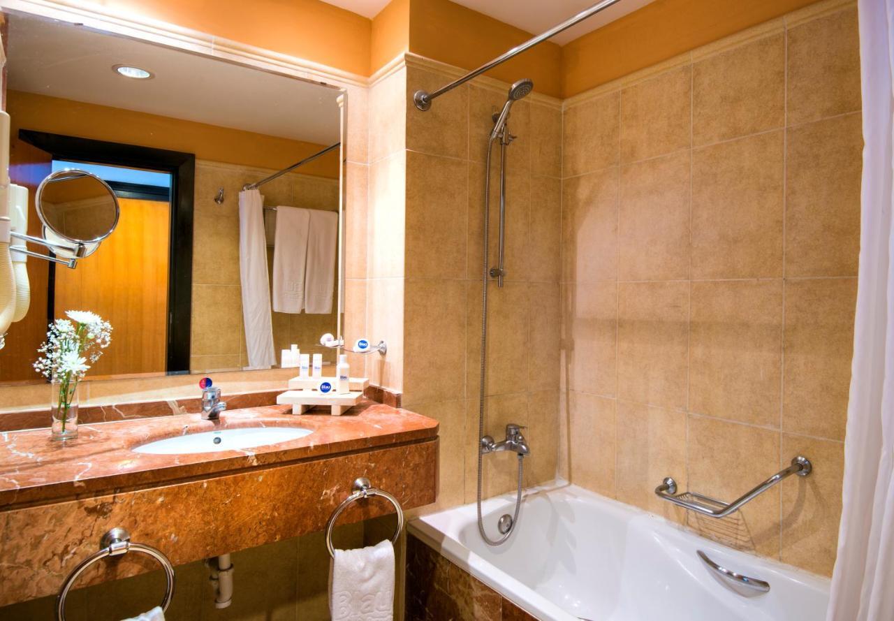 Superior Double Room with Bay View (3 Adults)