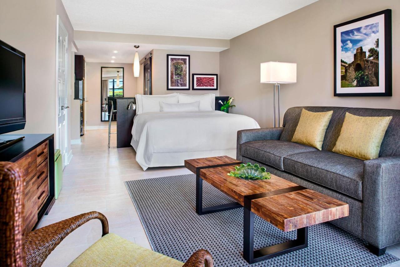 Studio 1 King Sofa bed Resort view Balcony