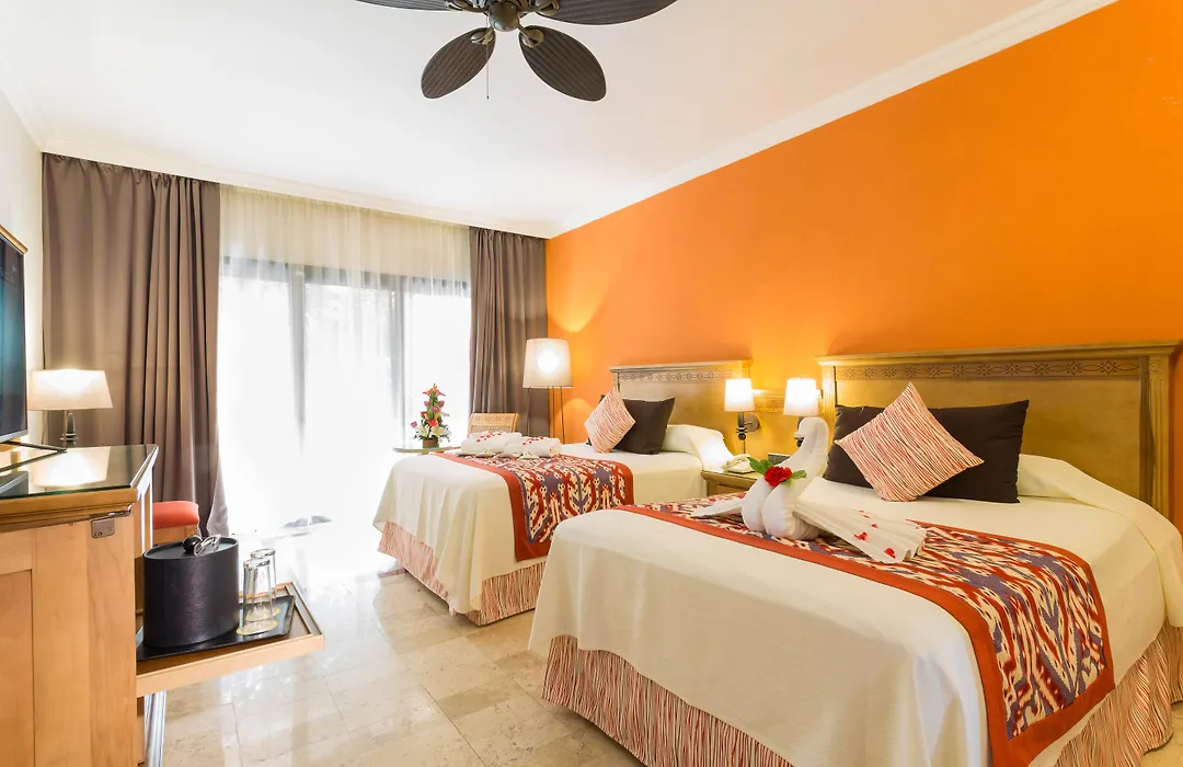 Grand Palladium Colonial Resort & Spa-1