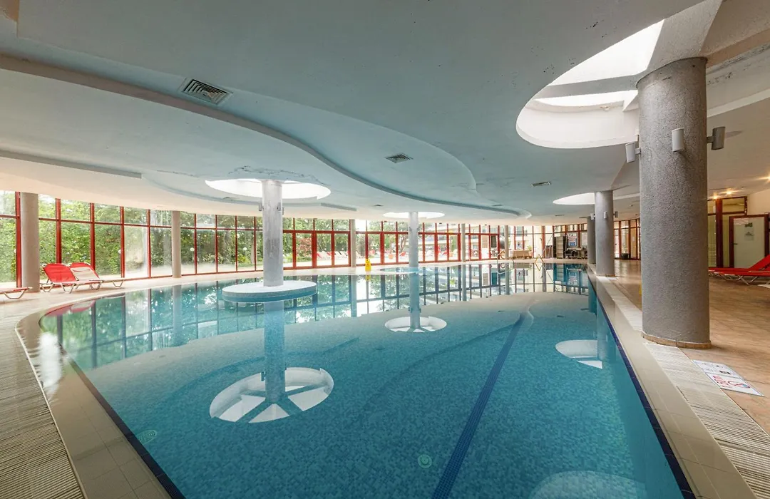 Apollo Spa Resort - All-Inclusive , Indoor & Outdoor Pools & Individual Ac In Every Room-1