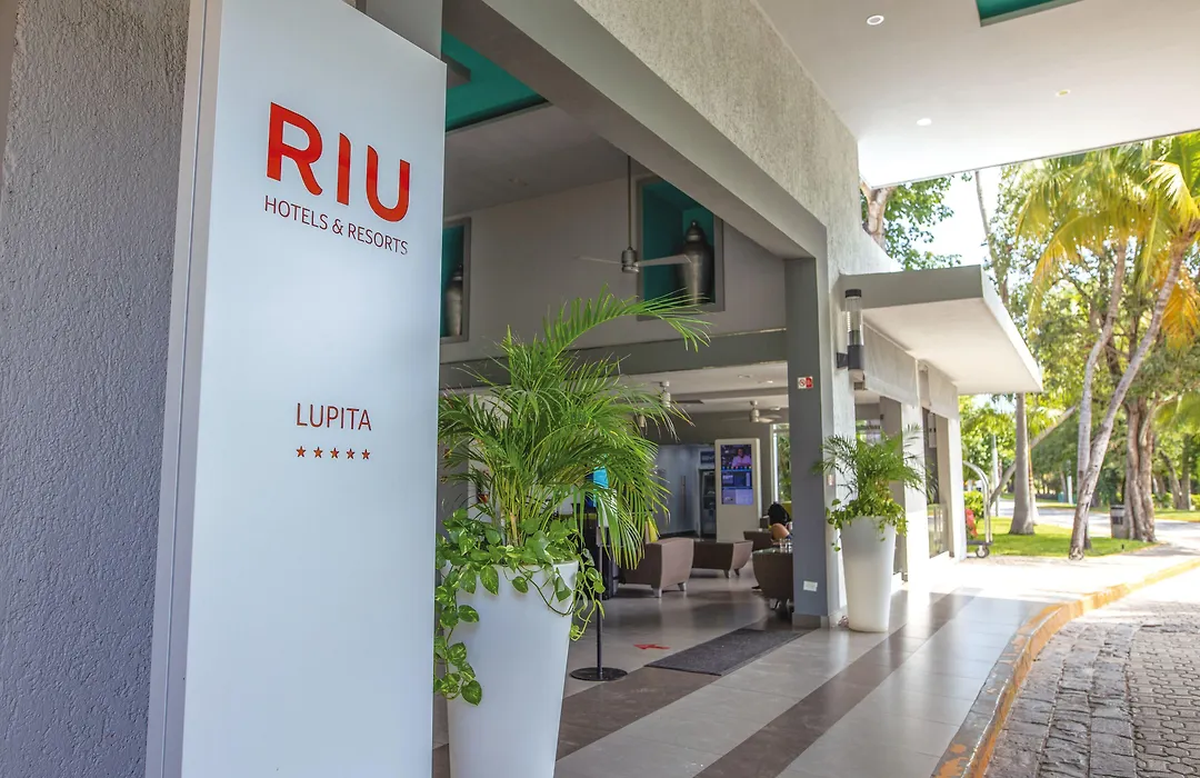 Hotel Riu Lupita-1