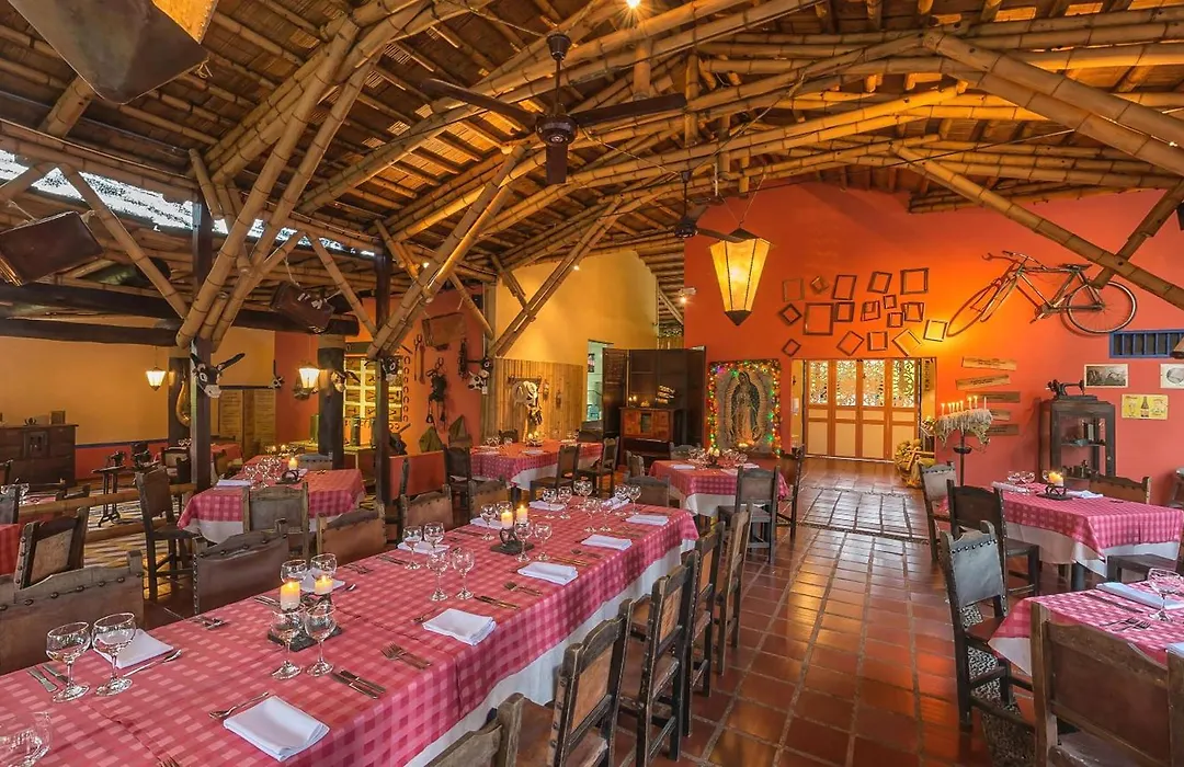 Decameron Panaca-1