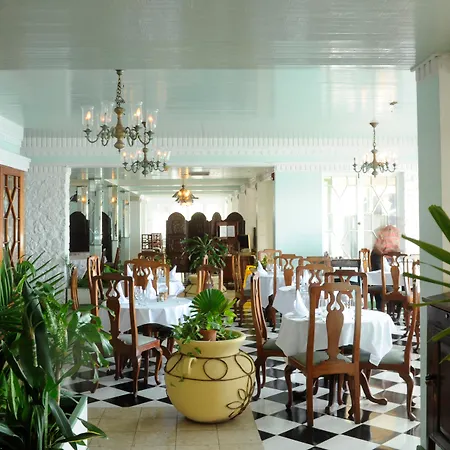 Shaw Park Beach Hotel & Spa-2