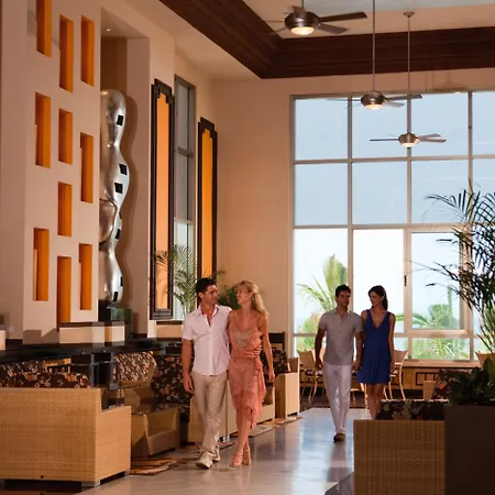 Hotel Riu Emerald Bay-2