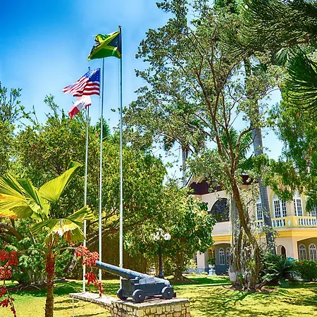 Seagarden Beach Resort-2