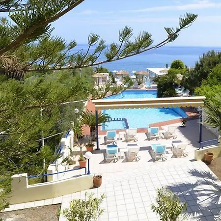 Akasha Beach Hotel & Spa-3
