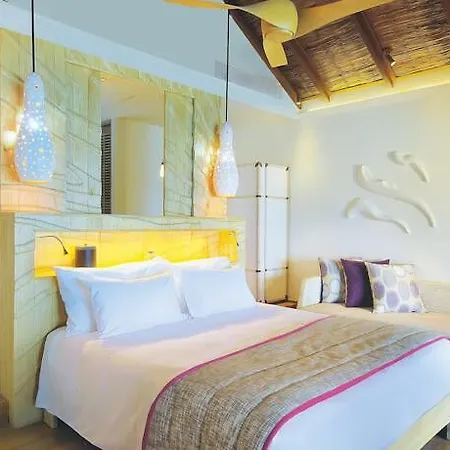 Constance Moofushi-2