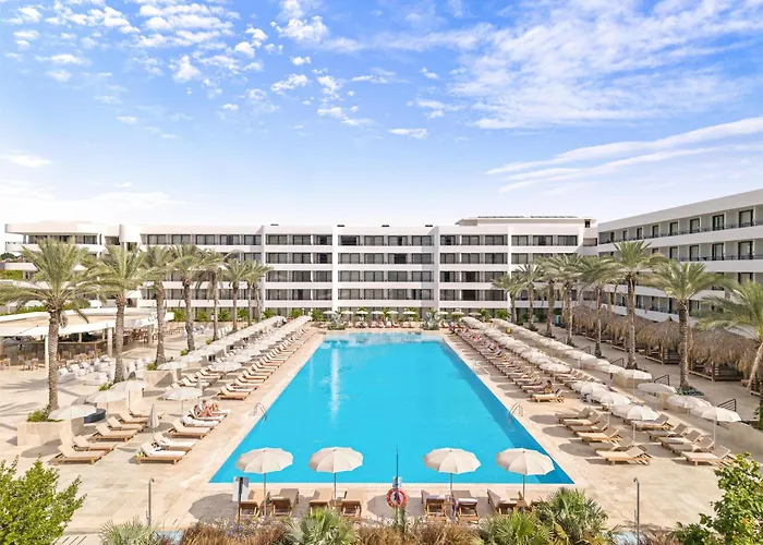 The Rif At Mangrove Beach Corendon Curacao All-Inclusive, Curio By Hilton Willemstad